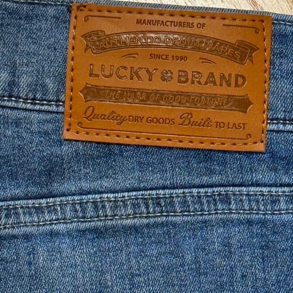 NWOT Lucky brand 223 straight jeans, 32 X 34 - Picture 3 of 8